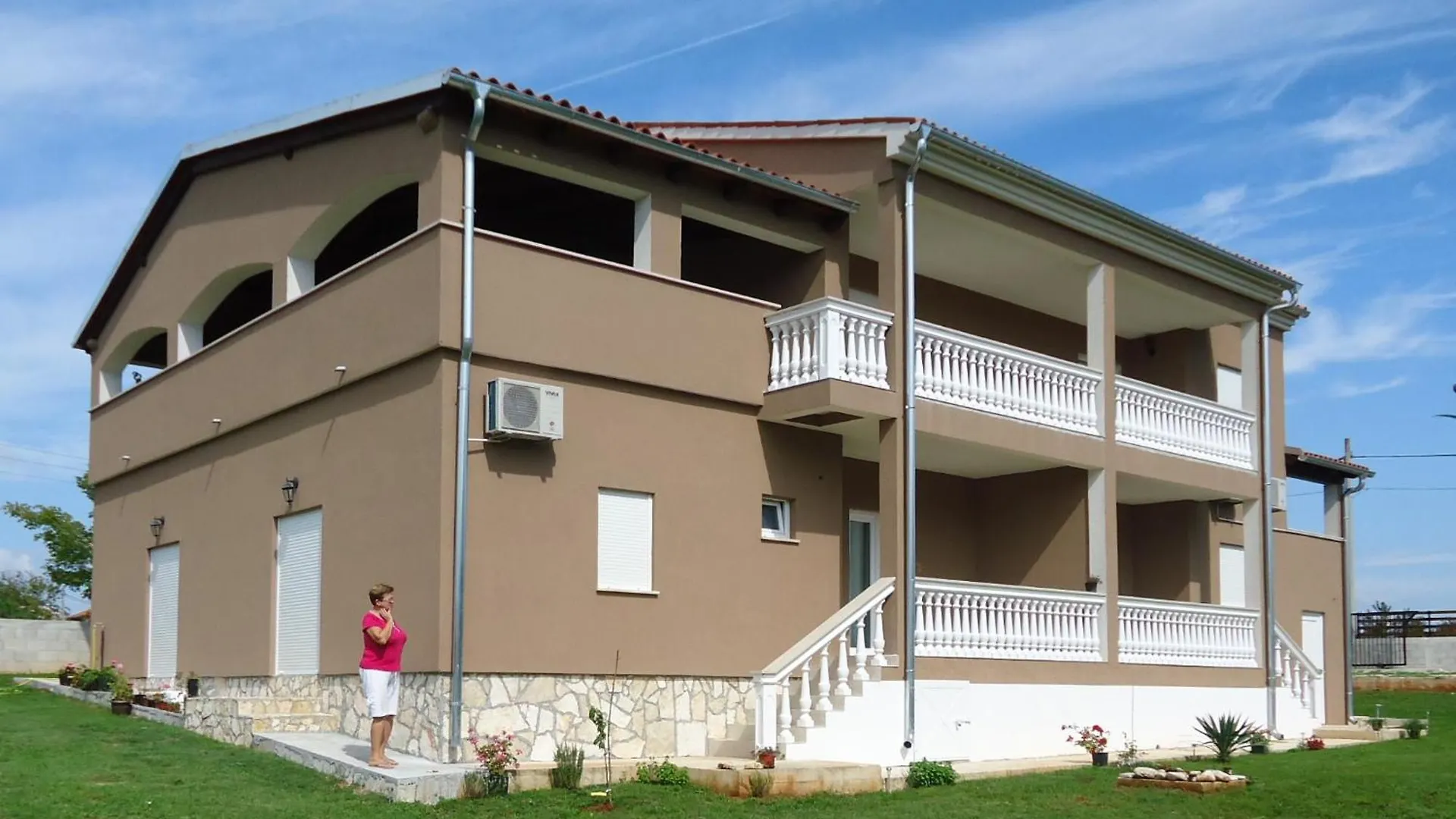 Nina Apartments Крница
