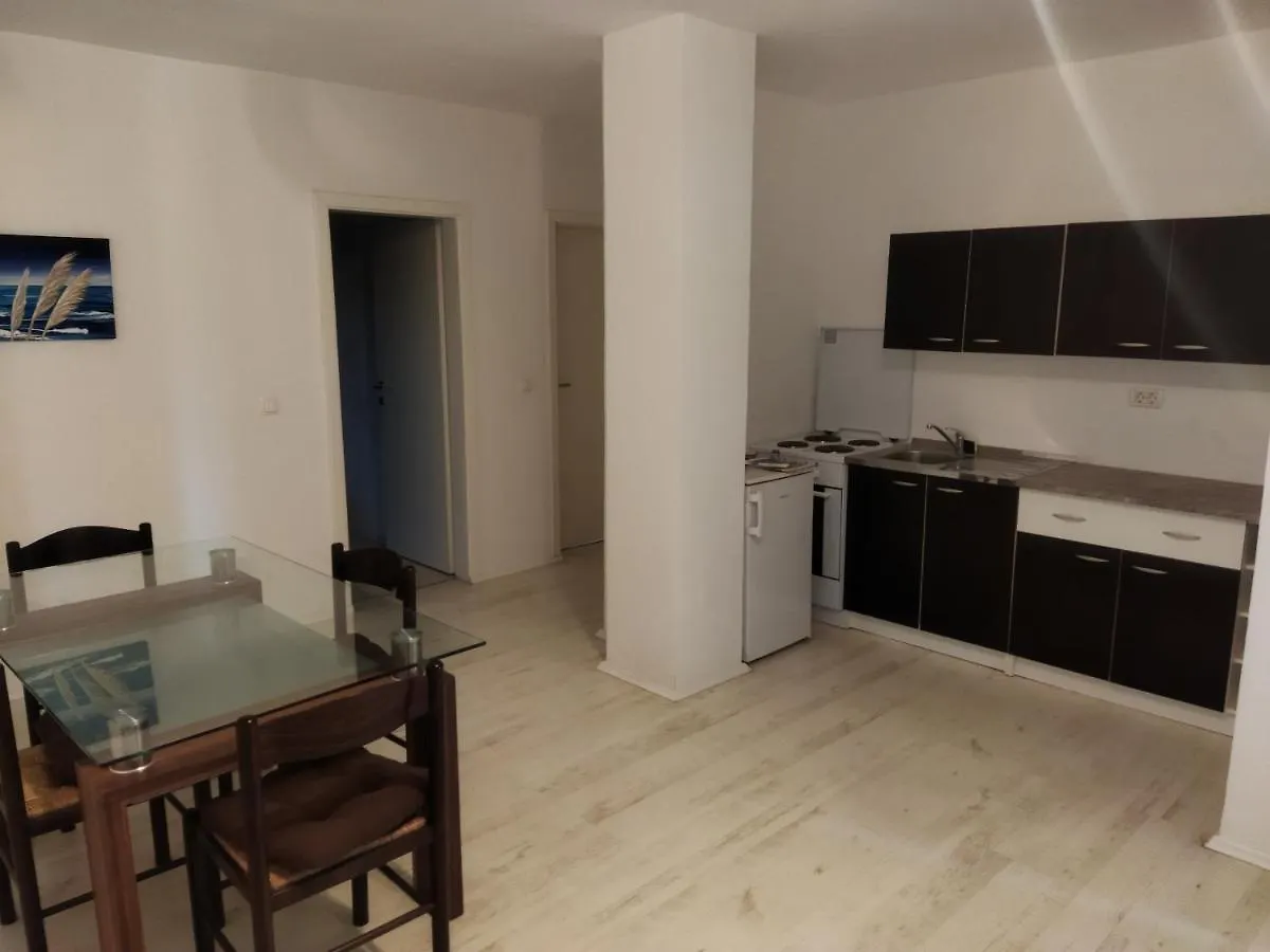 Nina Apartments Krnica Croatia
